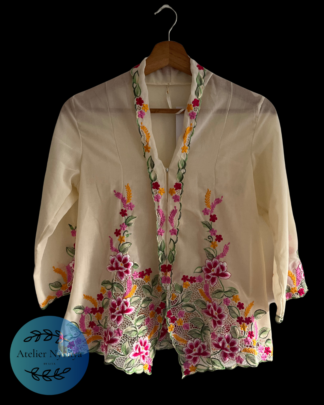 kebaya kerancang cream